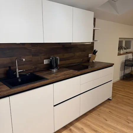 Апартаменты Leni Vacation *